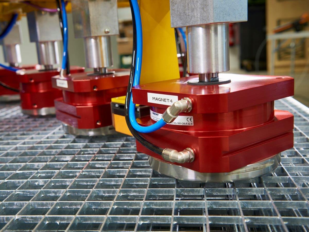 Pneumatic magnetic grippers - 100 mm - Goudsmit Magnetics Pneumatic magnetic grippers - 100 mm - Goudsmit Magnetics
